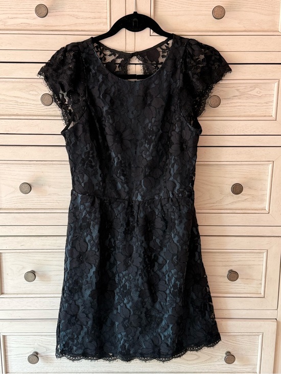 BCBG Dresses & Skirts - NWT BCBG Open Back BCBGeneration Black
Lace w/ blue underlay Cap-Sleeve Dress